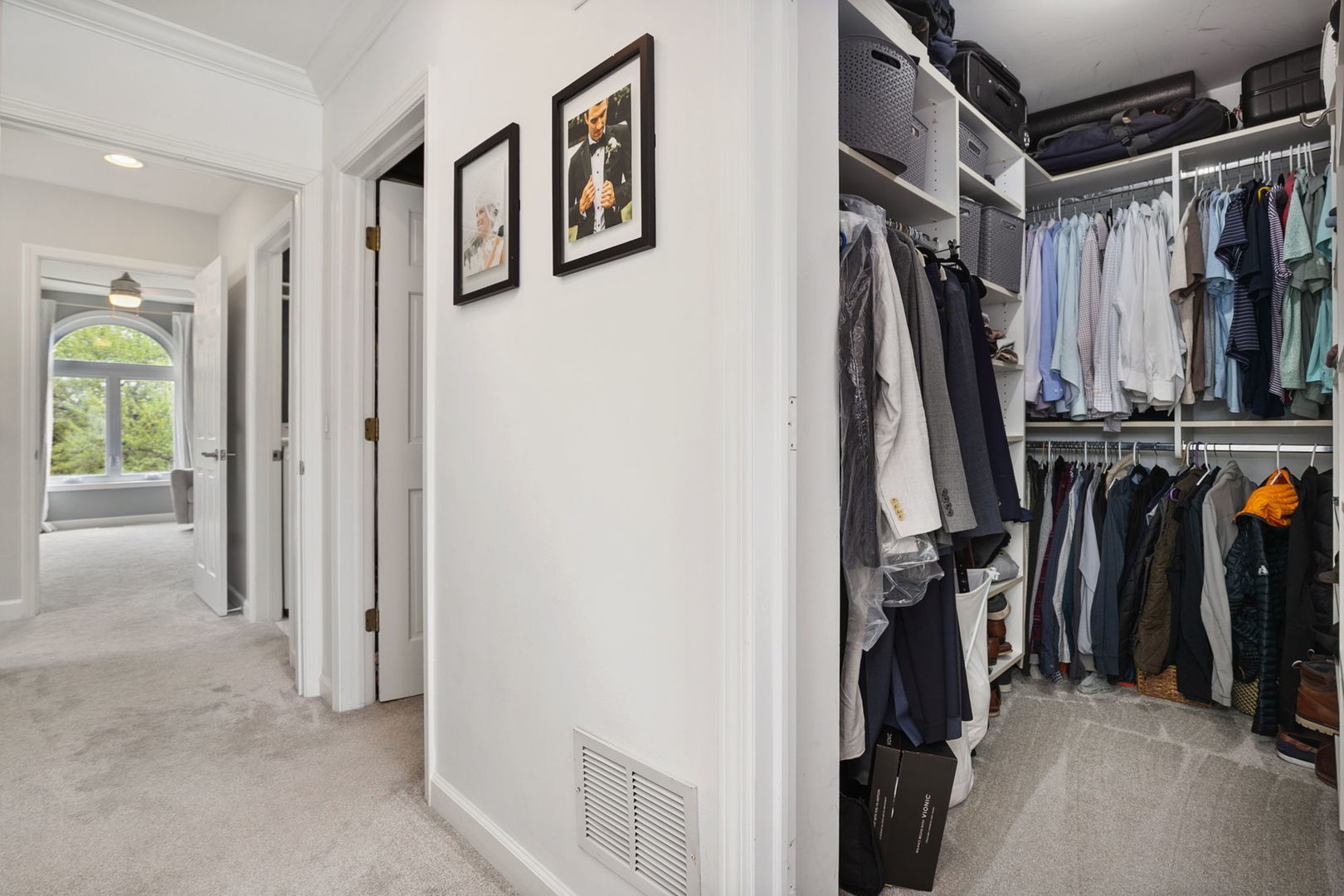 3316 N Leavitt Street Unit: 2