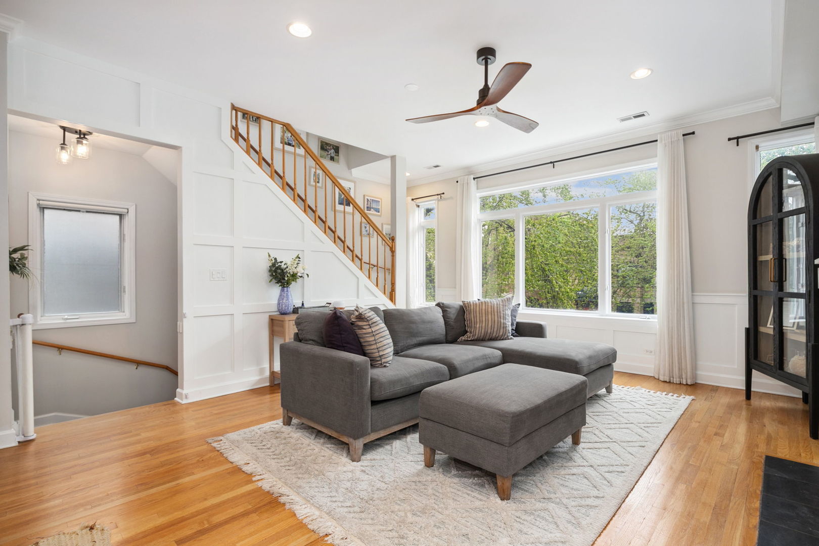 3316 N Leavitt Street Unit: 2