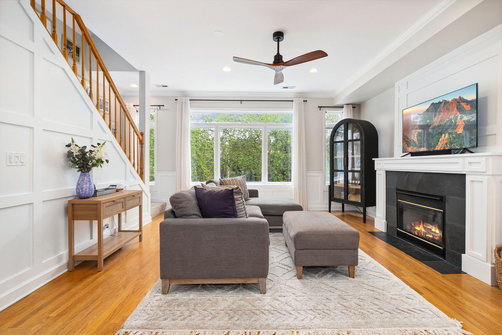 3316 N Leavitt Street Unit: 2