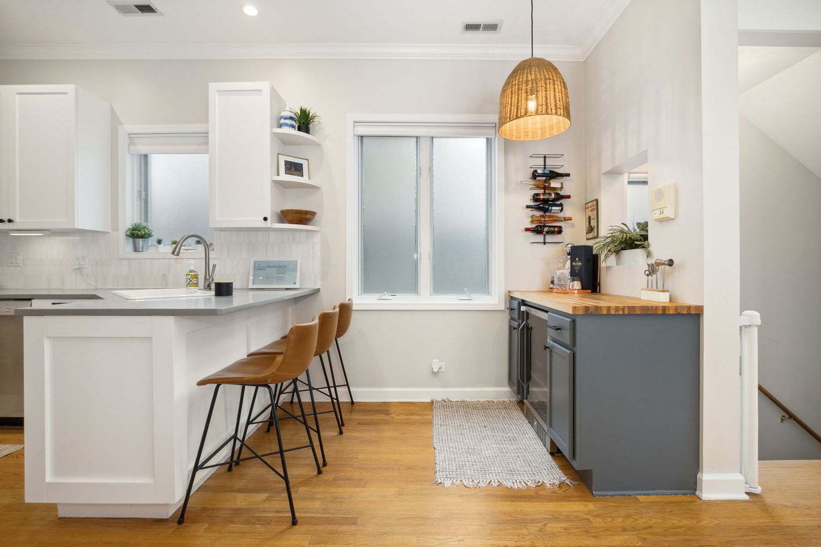 3316 N Leavitt Street Unit: 2