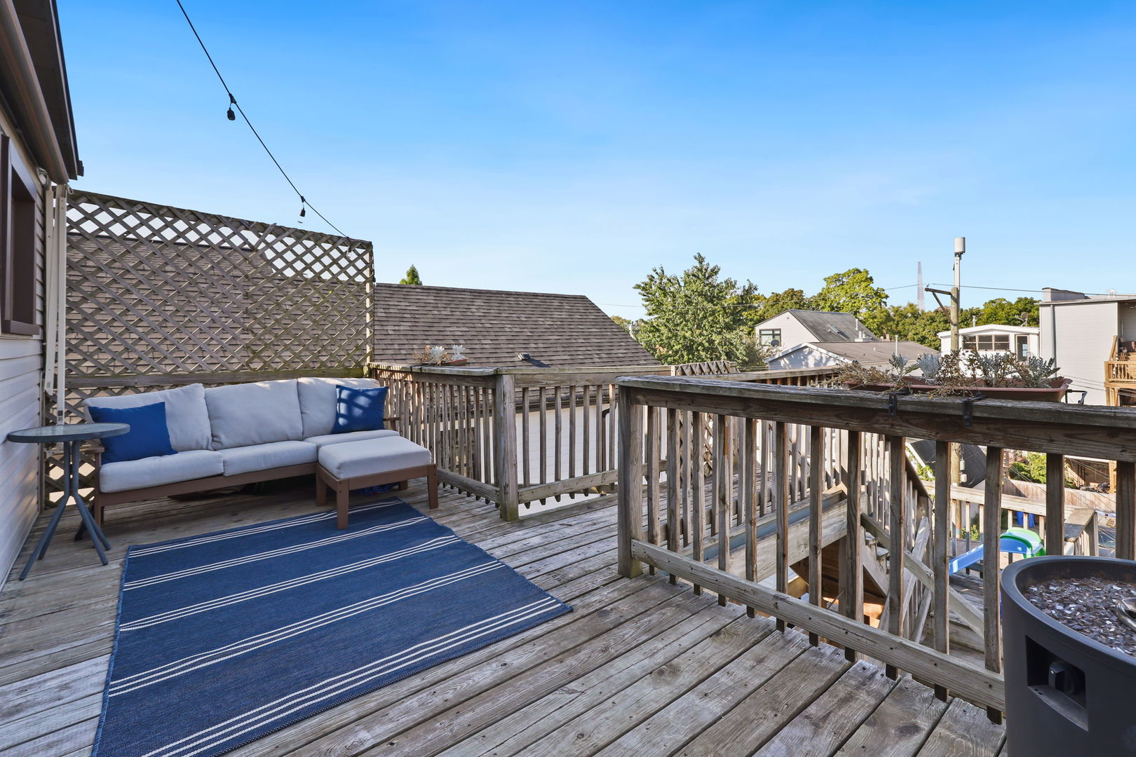 3316 N Leavitt Street Unit: 2