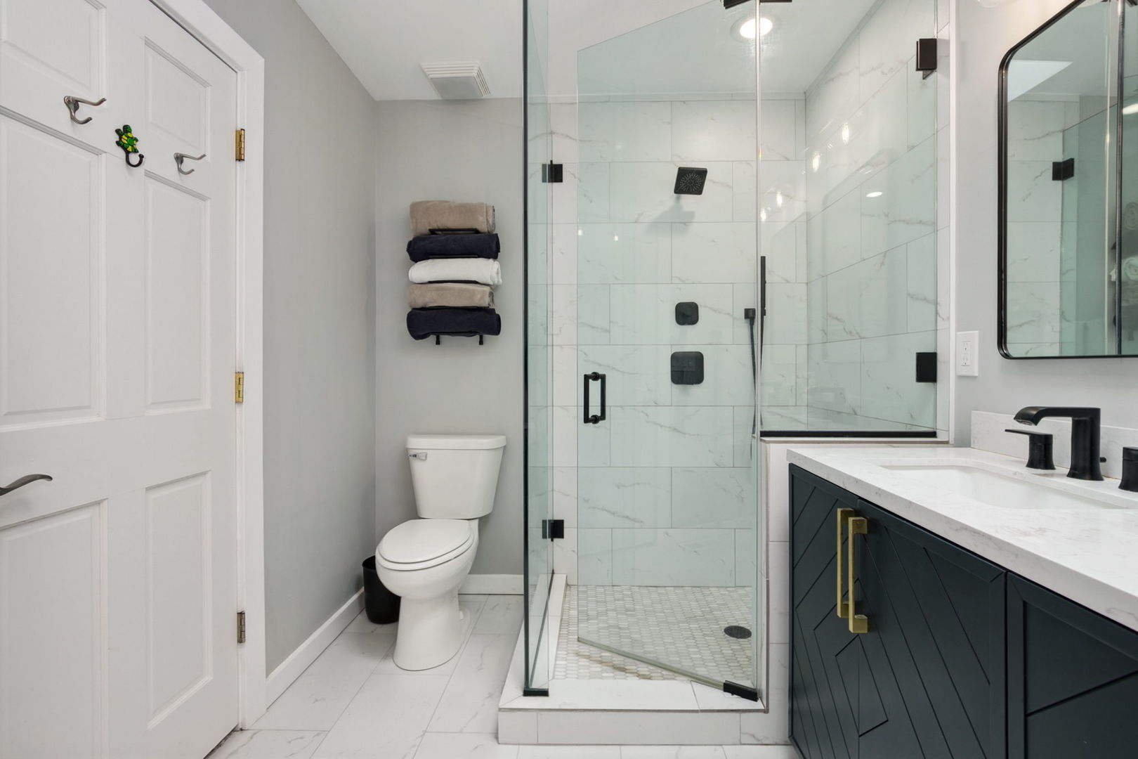 3316 N Leavitt Street Unit: 2