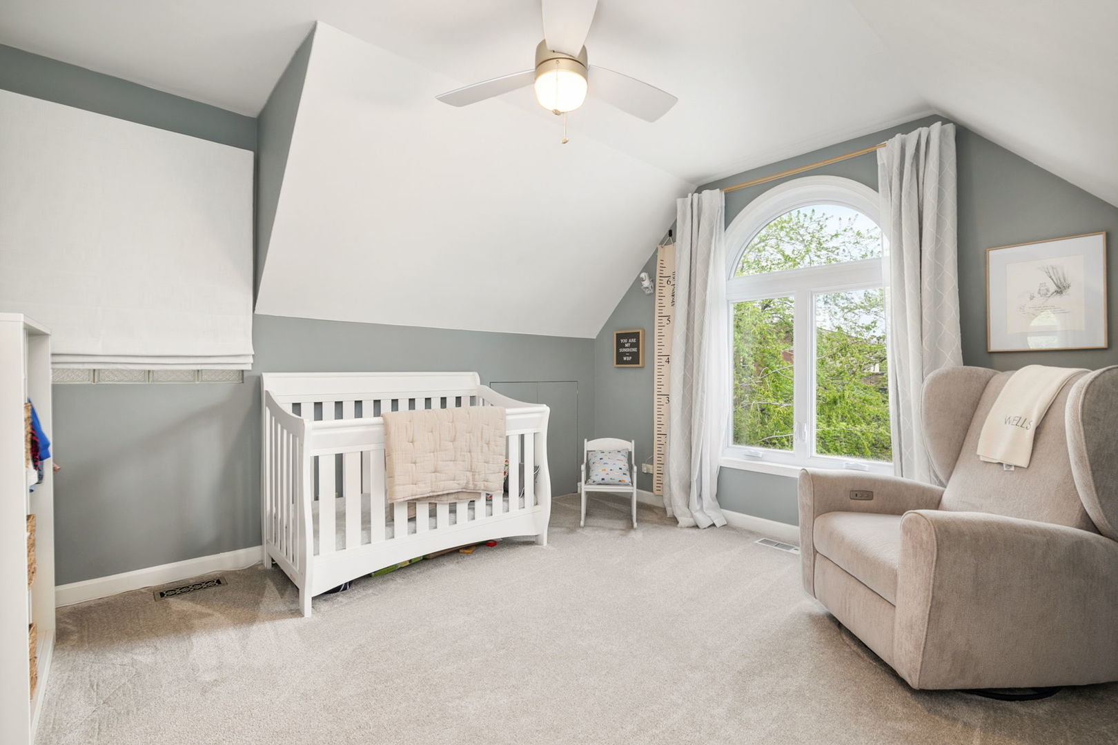 3316 N Leavitt Street Unit: 2