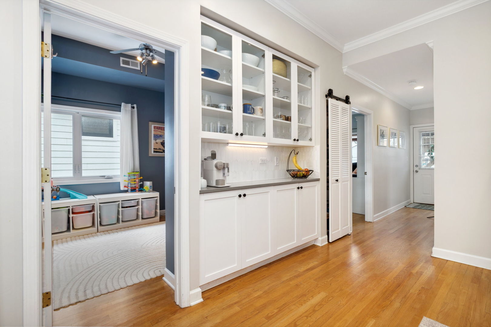 3316 N Leavitt Street Unit: 2