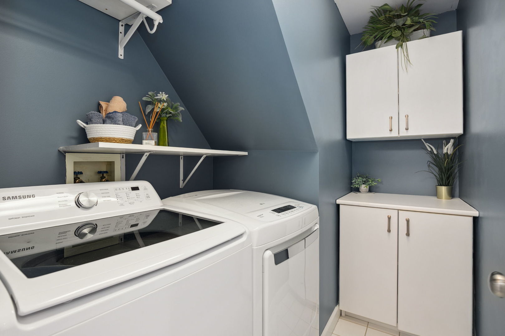 3316 N Leavitt Street Unit: 2