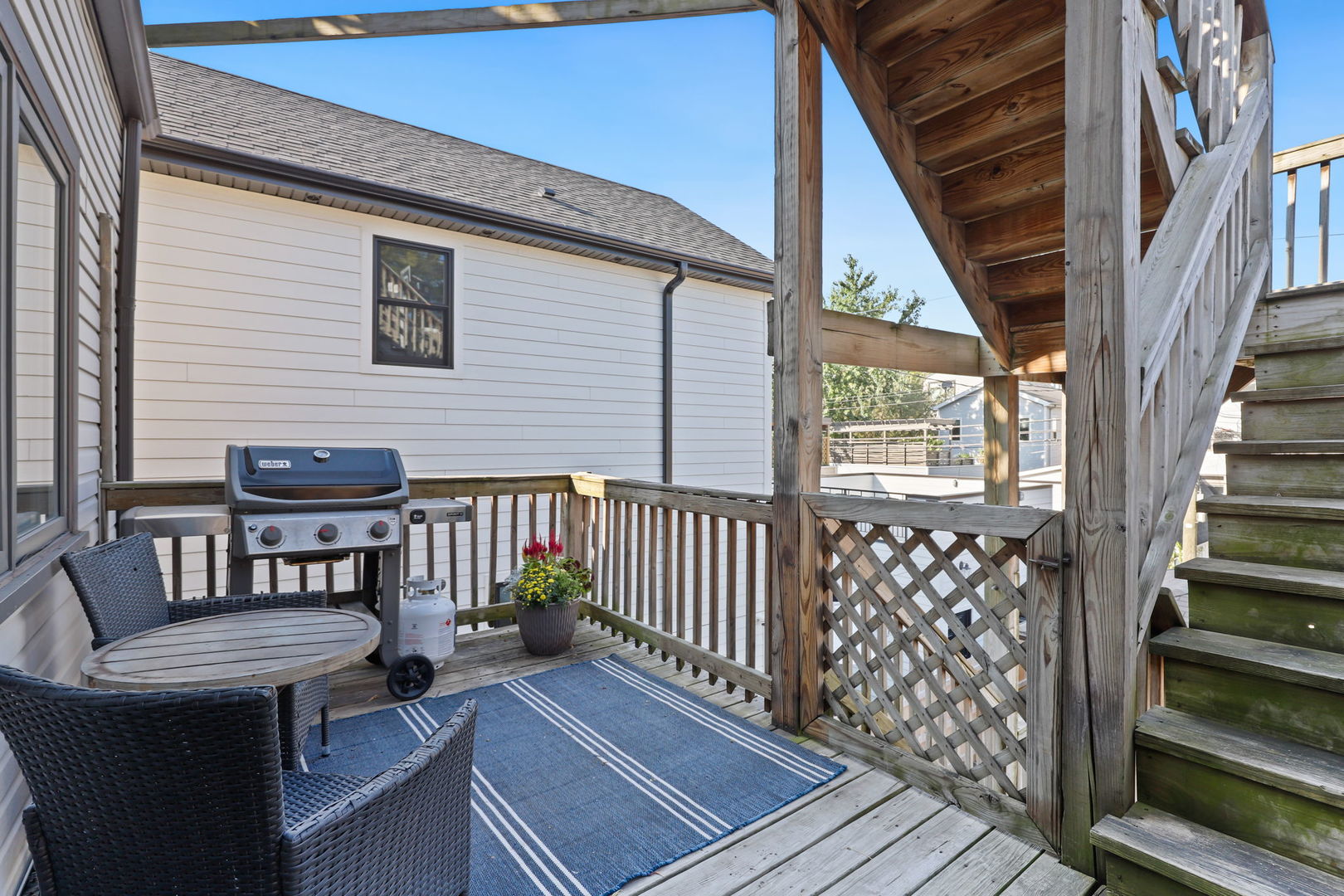 3316 N Leavitt Street Unit: 2