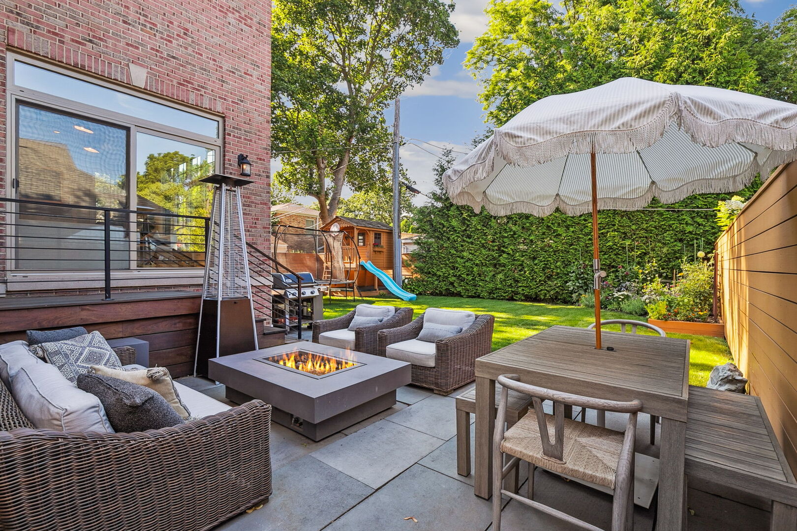 2436 Thornwood Avenue