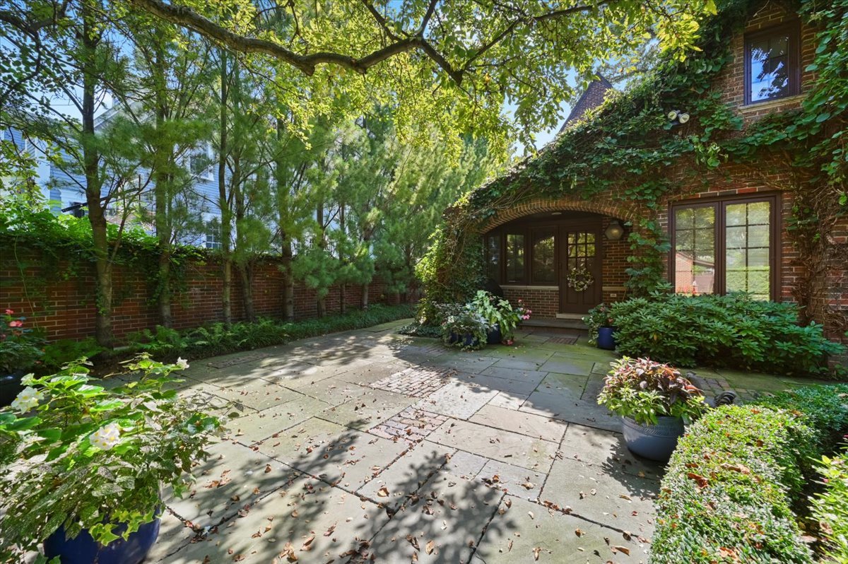 714 Forest Avenue