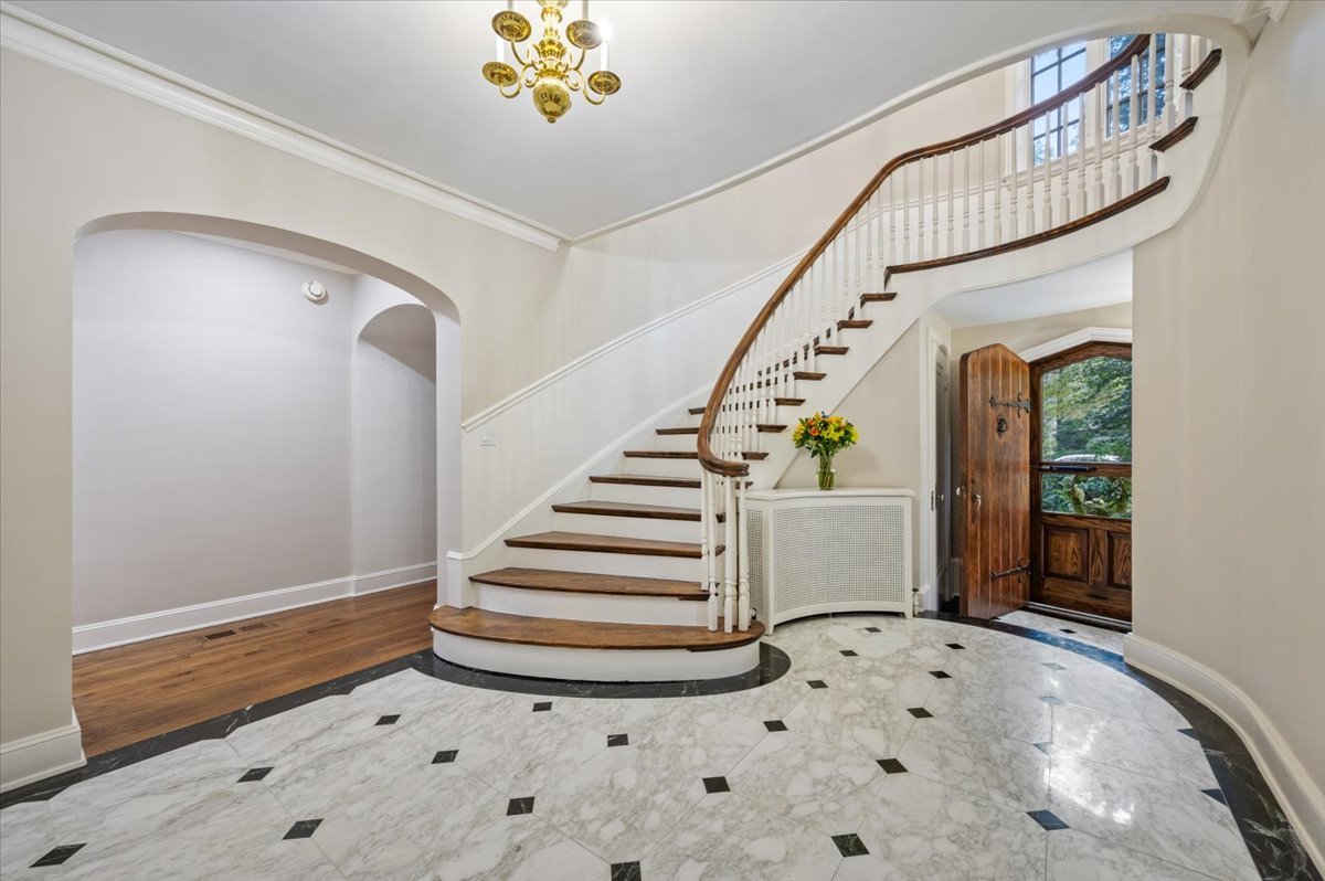 714 Forest Avenue