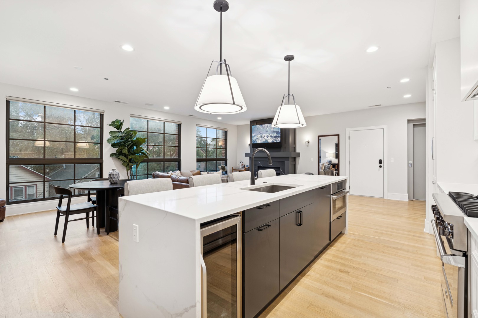 1526 N Wieland Street Unit: 3N
