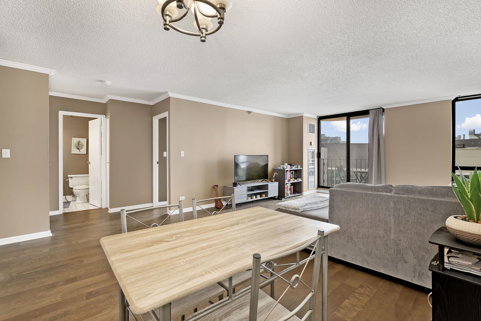 70 W Huron Street Unit: 1907