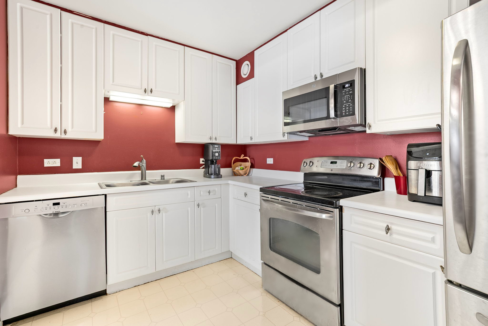 70 W Huron Street Unit: 1907