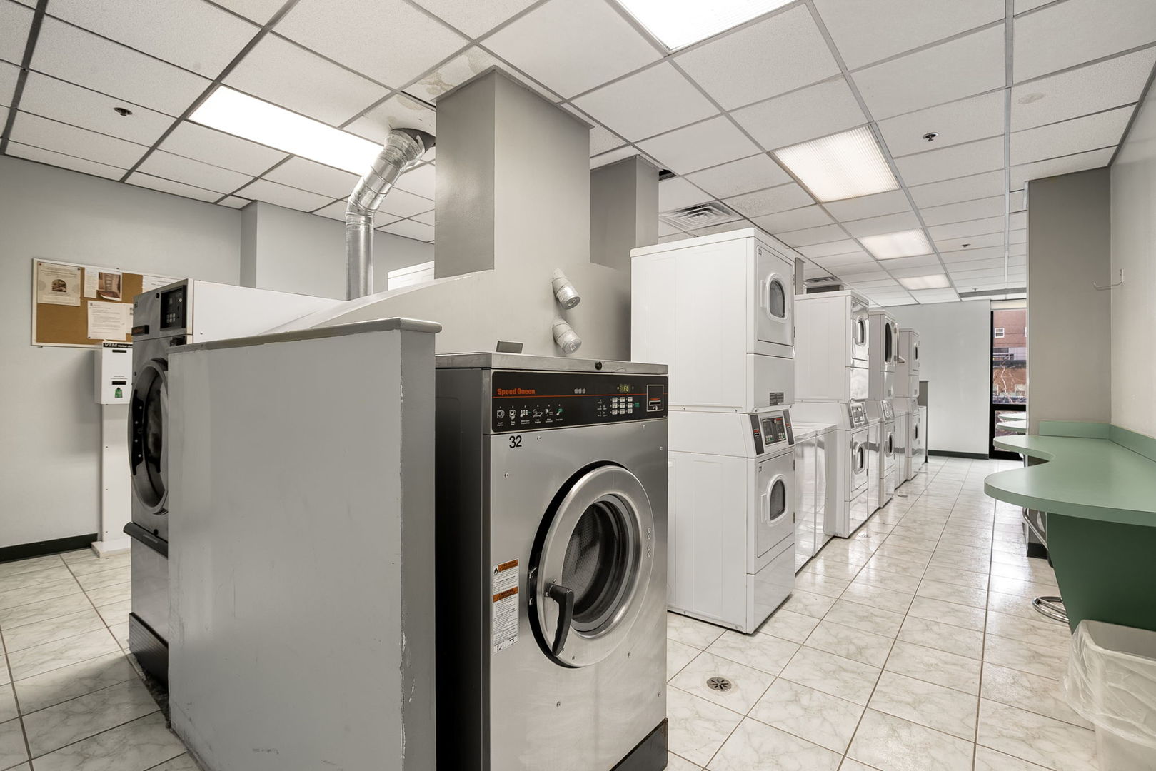 70 W Huron Street Unit: 1907
