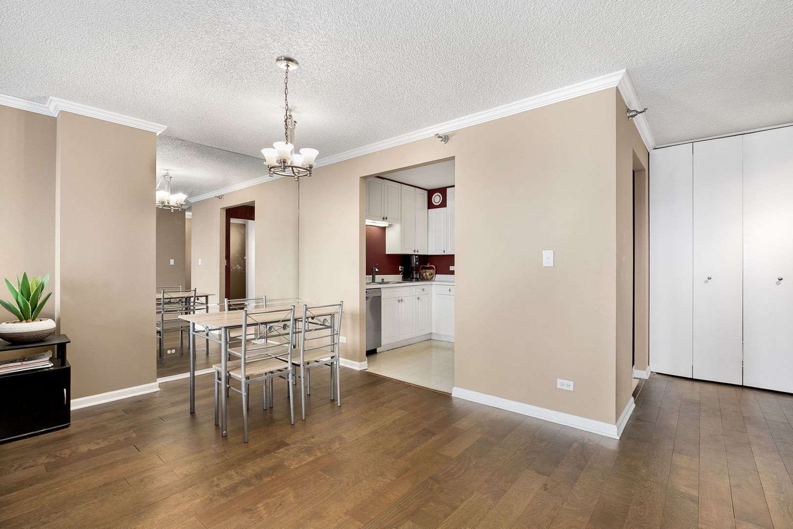 70 W Huron Street Unit: 1907