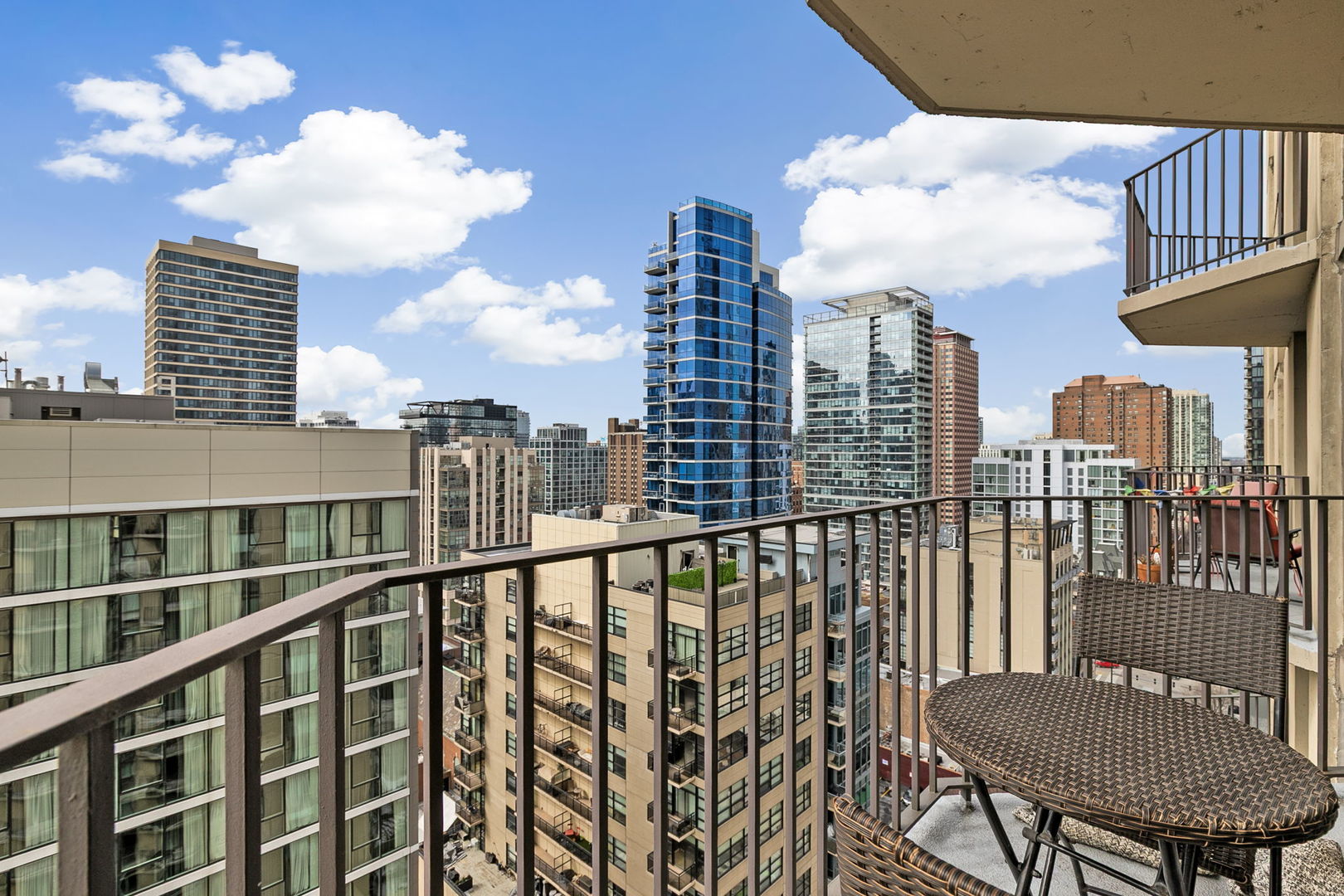 70 W Huron Street Unit: 1907