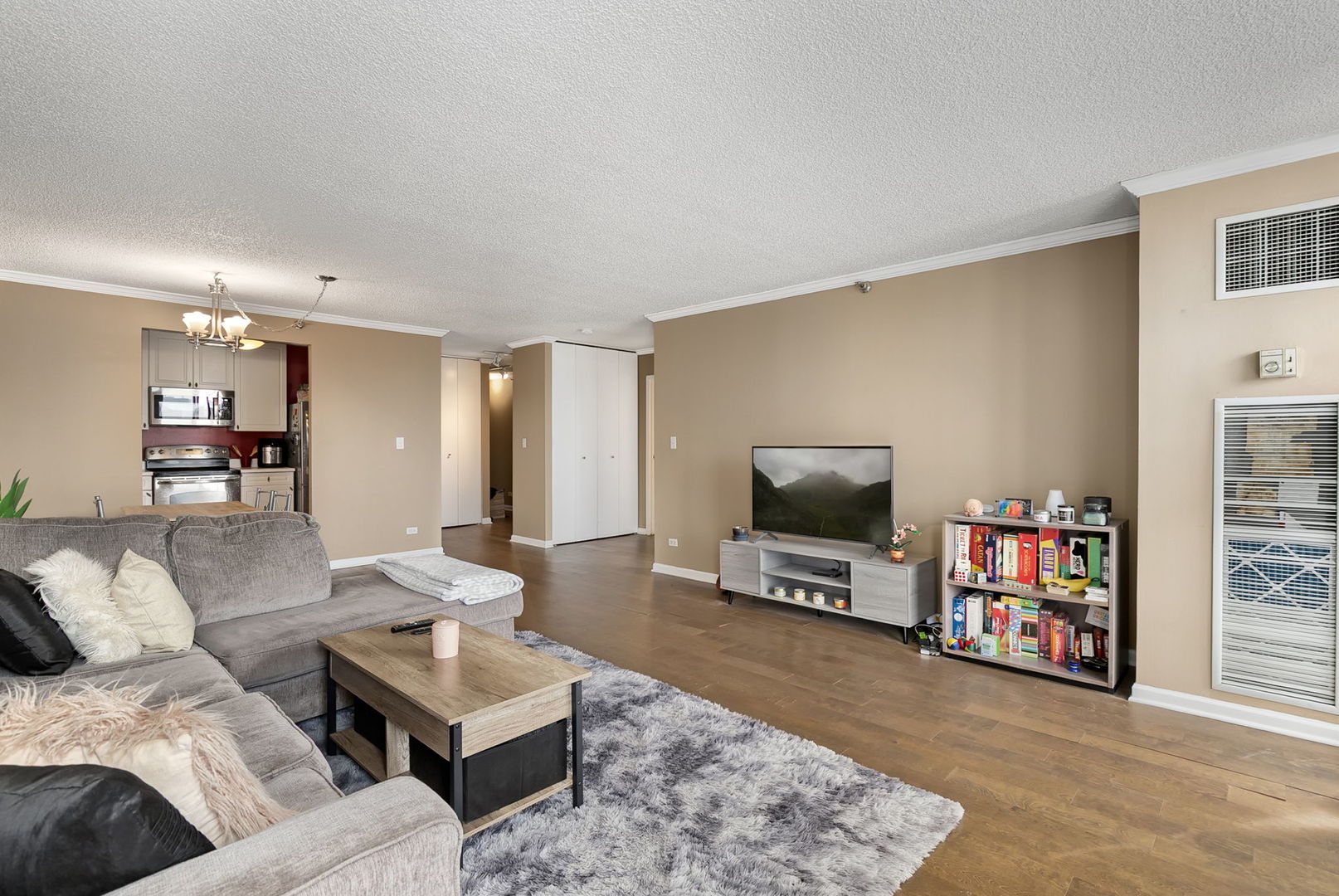 70 W Huron Street Unit: 1907