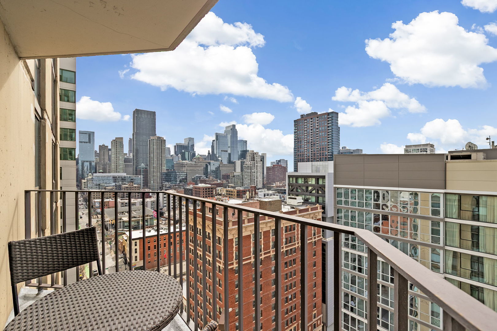 70 W Huron Street Unit: 1907