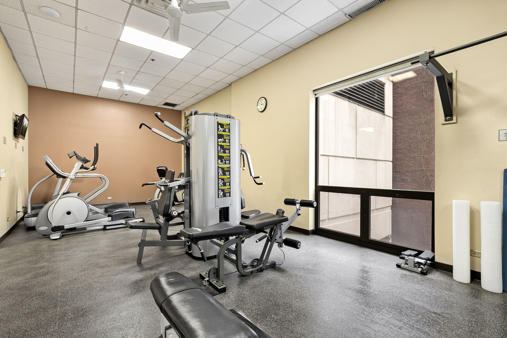 70 W Huron Street Unit: 1907
