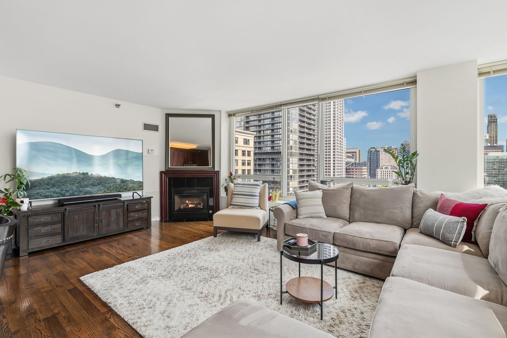 33 W Ontario Street Unit: 26B