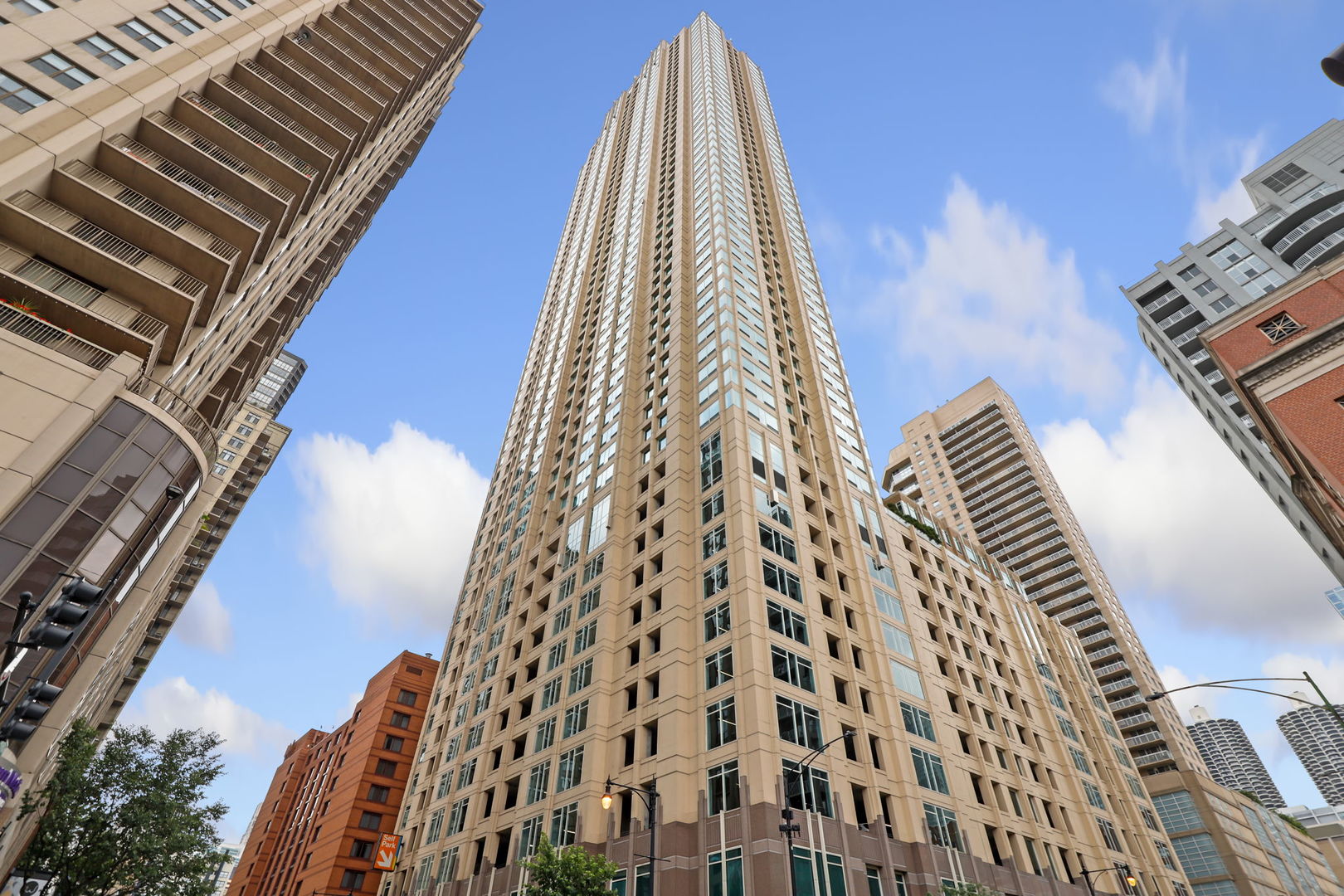 33 W Ontario Street Unit: 26B