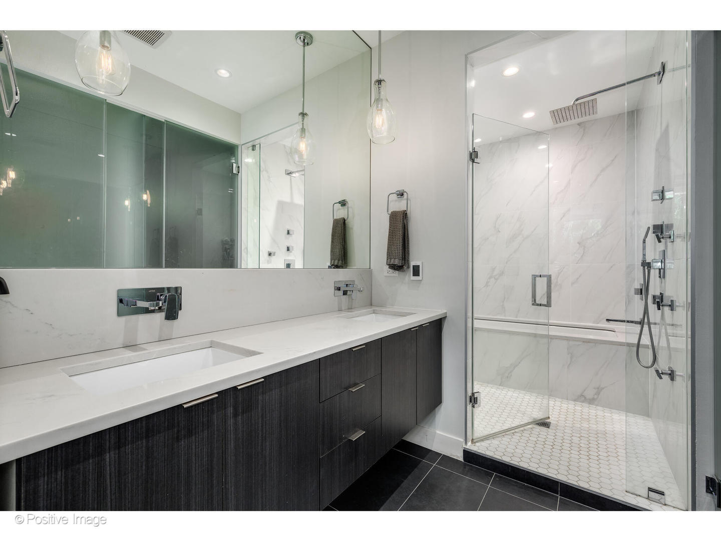1752 W AUGUSTA Boulevard Unit: 1