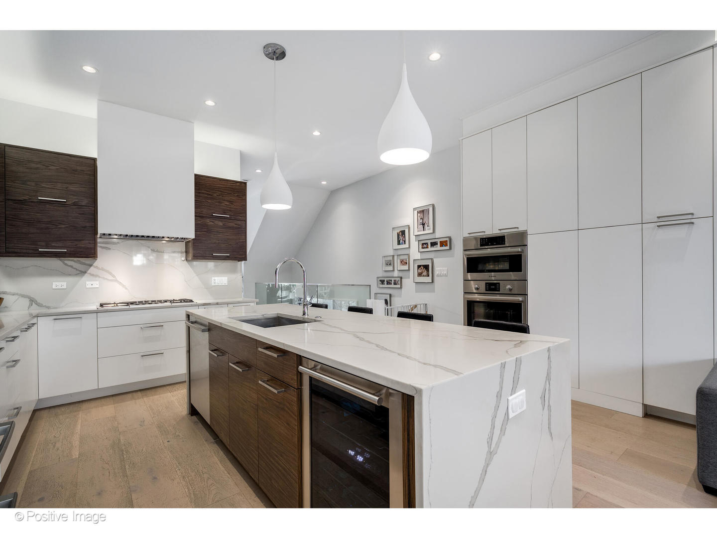 1752 W AUGUSTA Boulevard Unit: 1