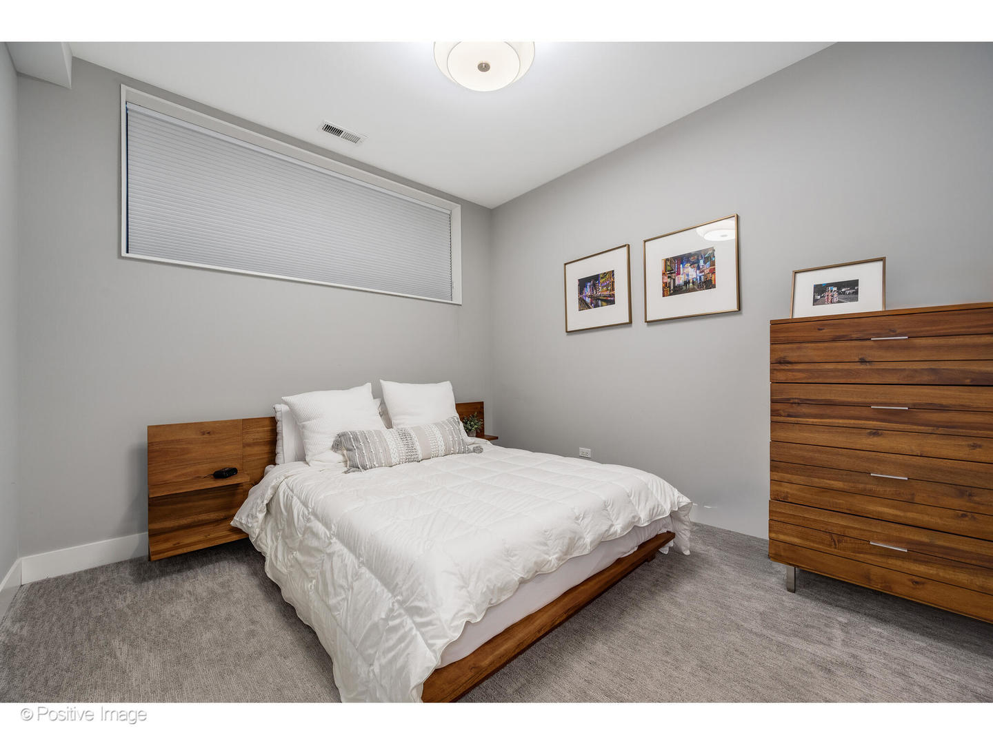 1752 W AUGUSTA Boulevard Unit: 1