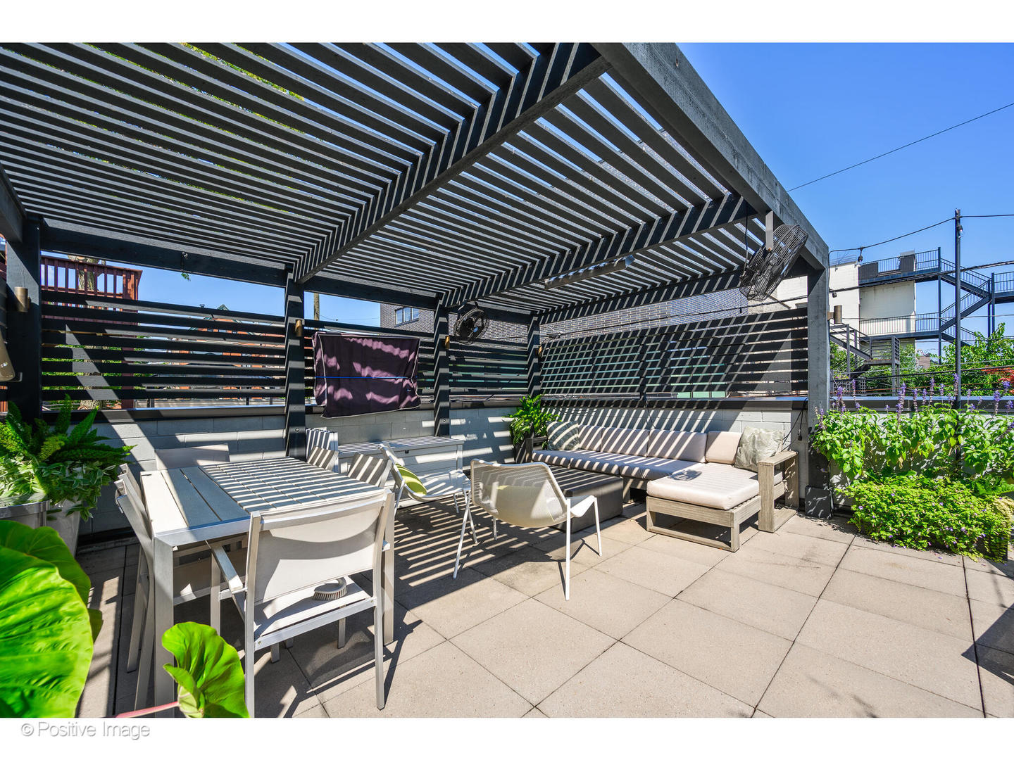 1752 W AUGUSTA Boulevard Unit: 1