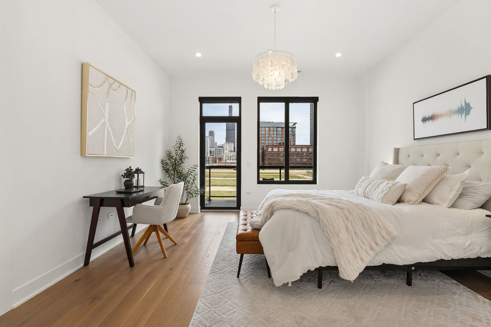 323 S Racine Avenue Unit: 6C