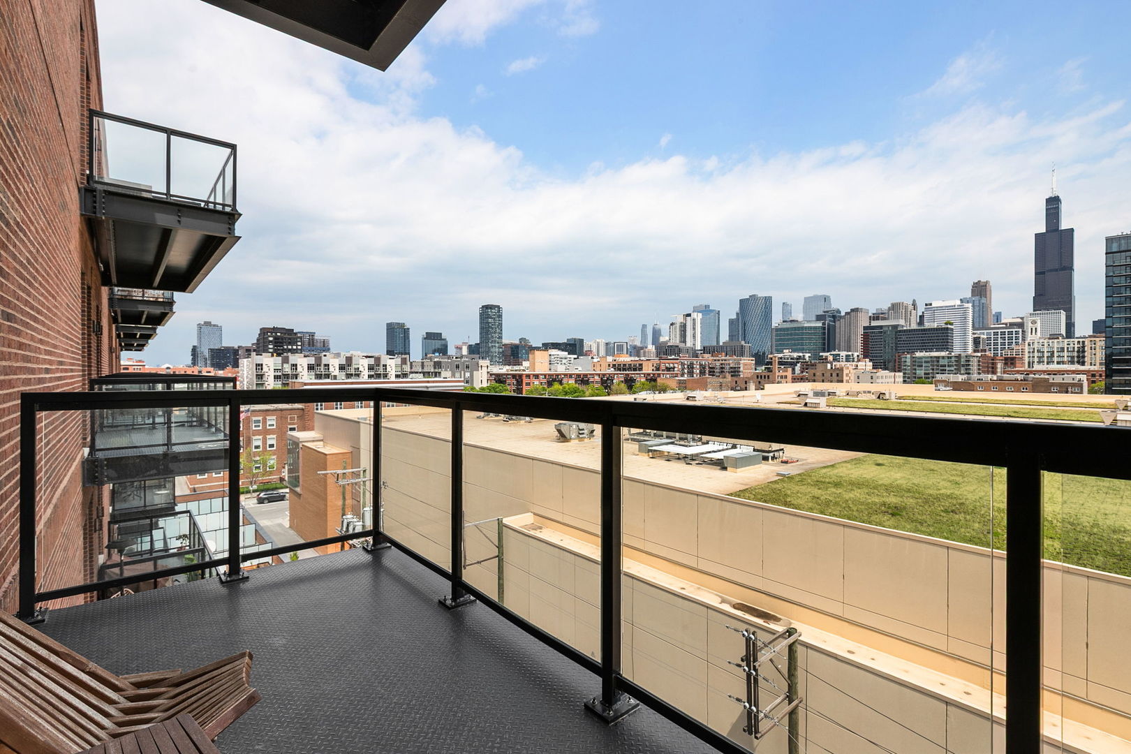 323 S Racine Avenue Unit: 6C