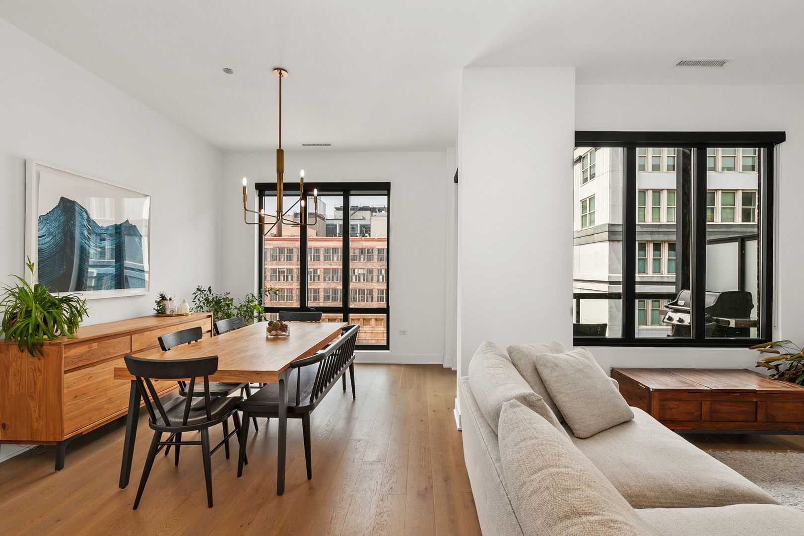 323 S Racine Avenue Unit: 6C
