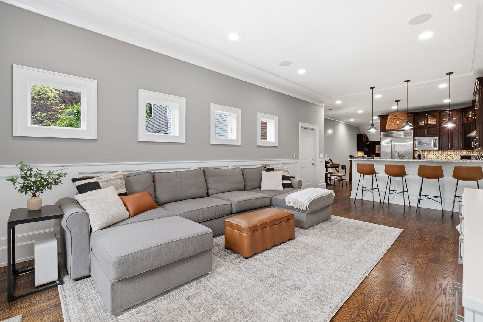 2717 N Racine Avenue Unit: 1