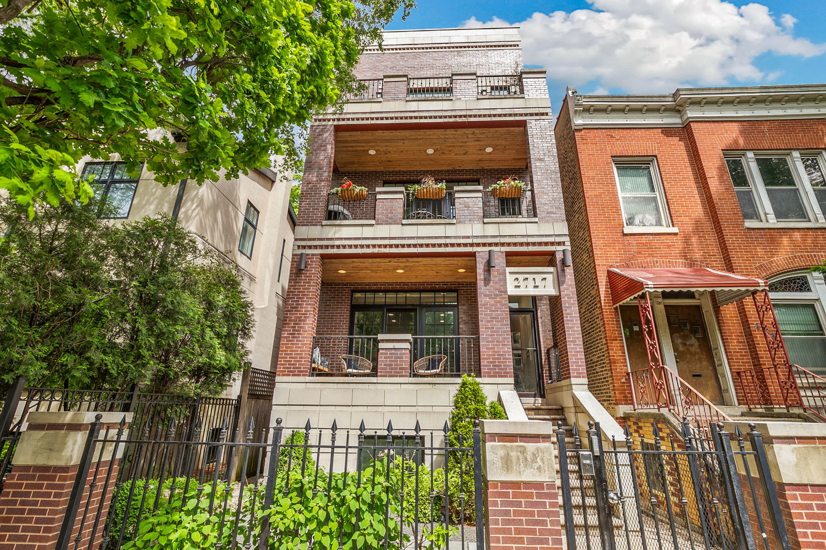 2717 N Racine Avenue Unit: 1