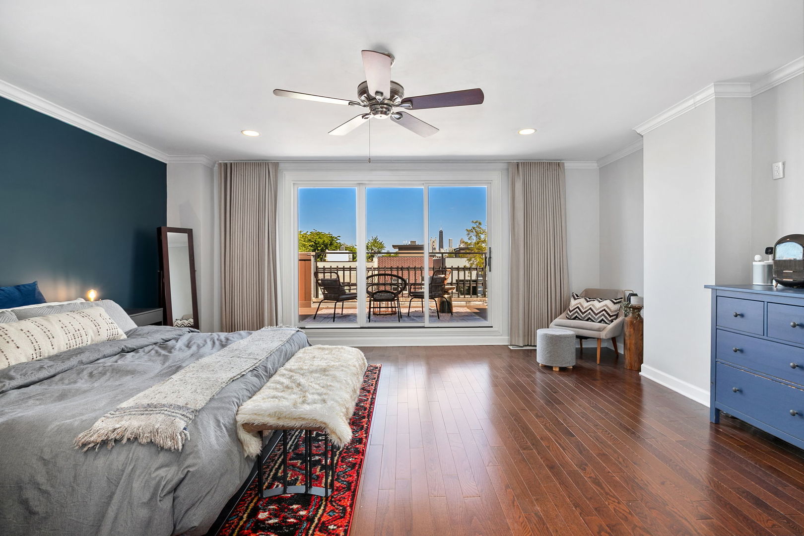 1067 N Hermitage Avenue Unit: 3