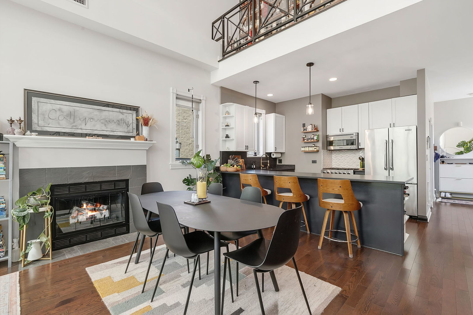 1067 N Hermitage Avenue Unit: 3