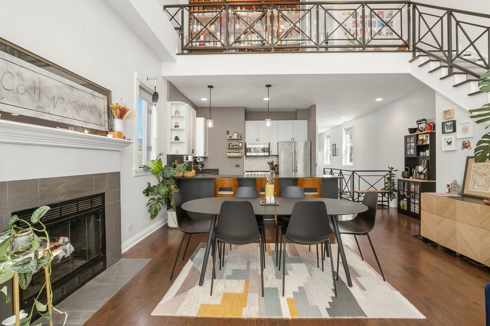 1067 N Hermitage Avenue Unit: 3