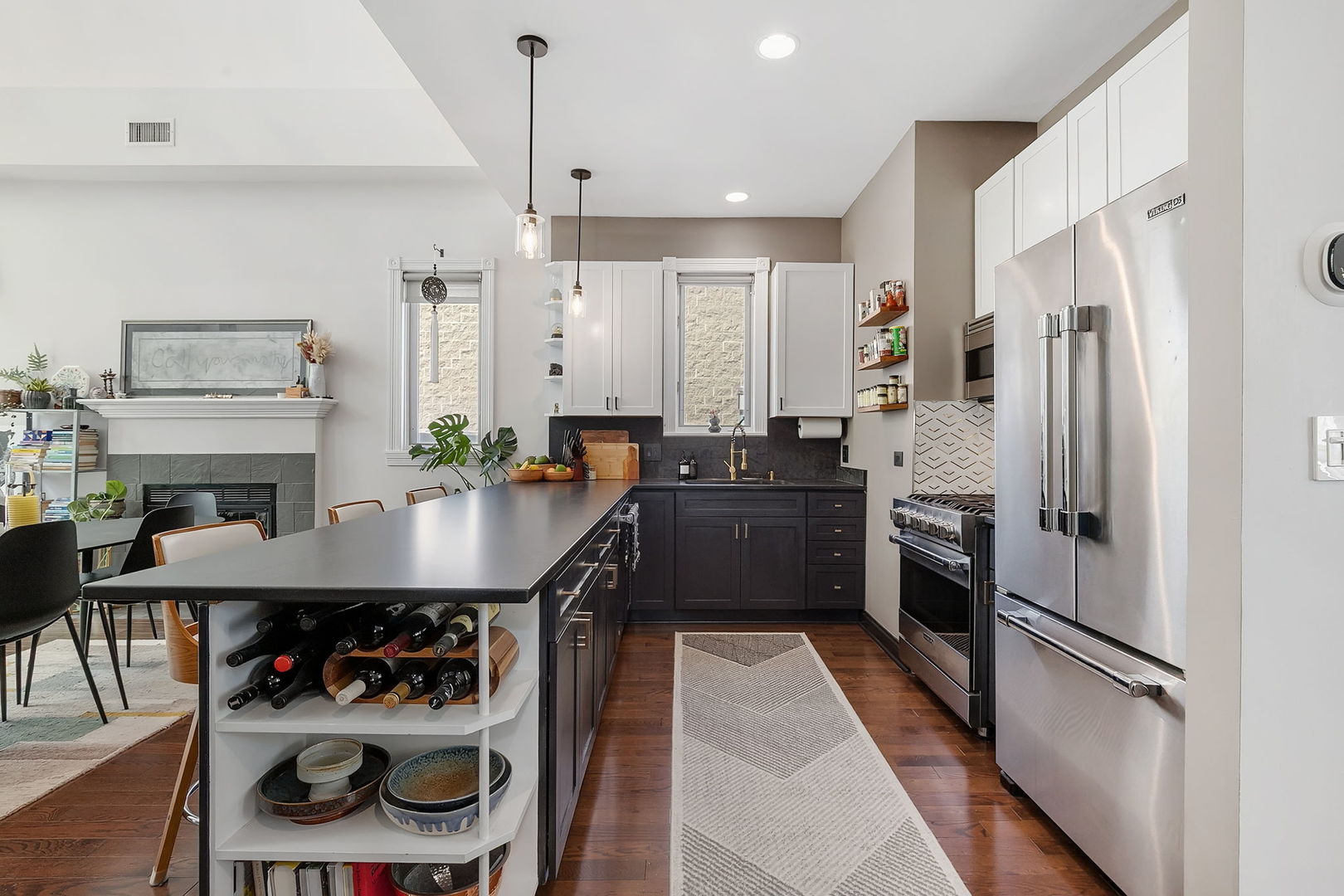 1067 N Hermitage Avenue Unit: 3