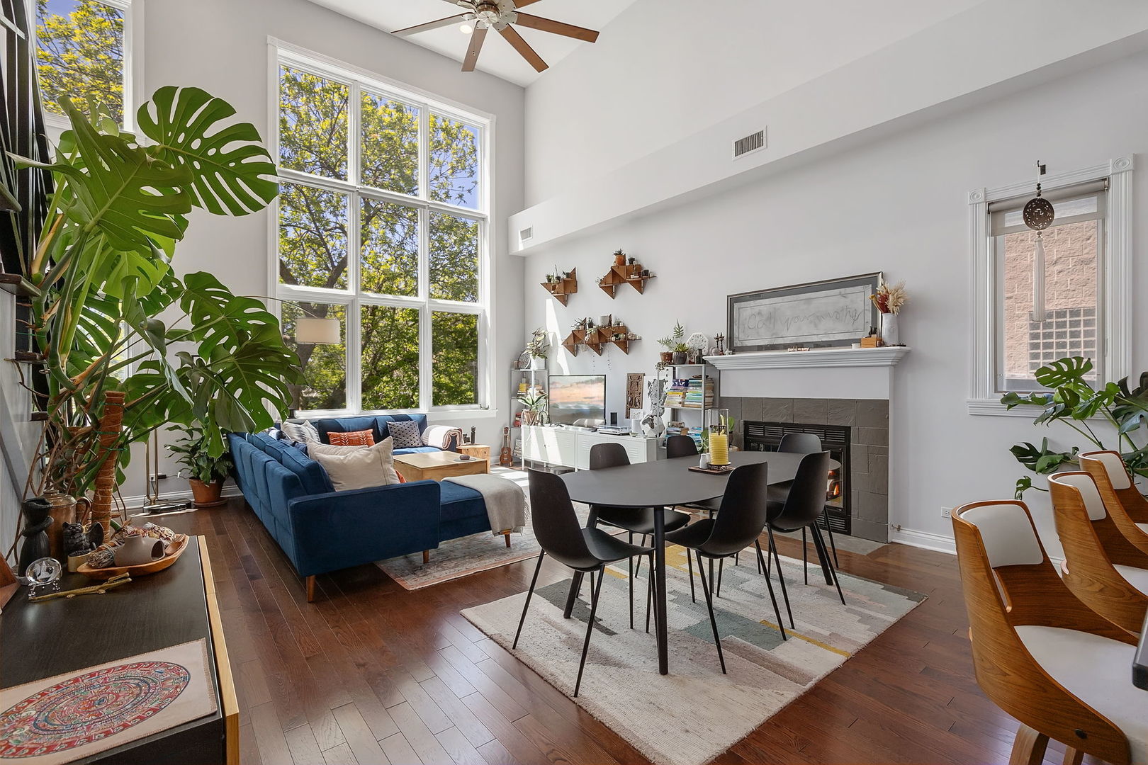 1067 N Hermitage Avenue Unit: 3
