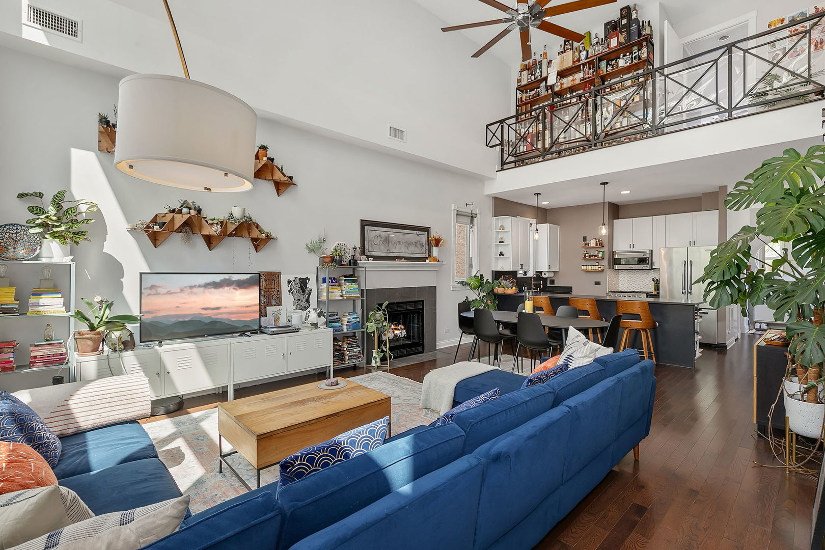 1067 N Hermitage Avenue Unit: 3