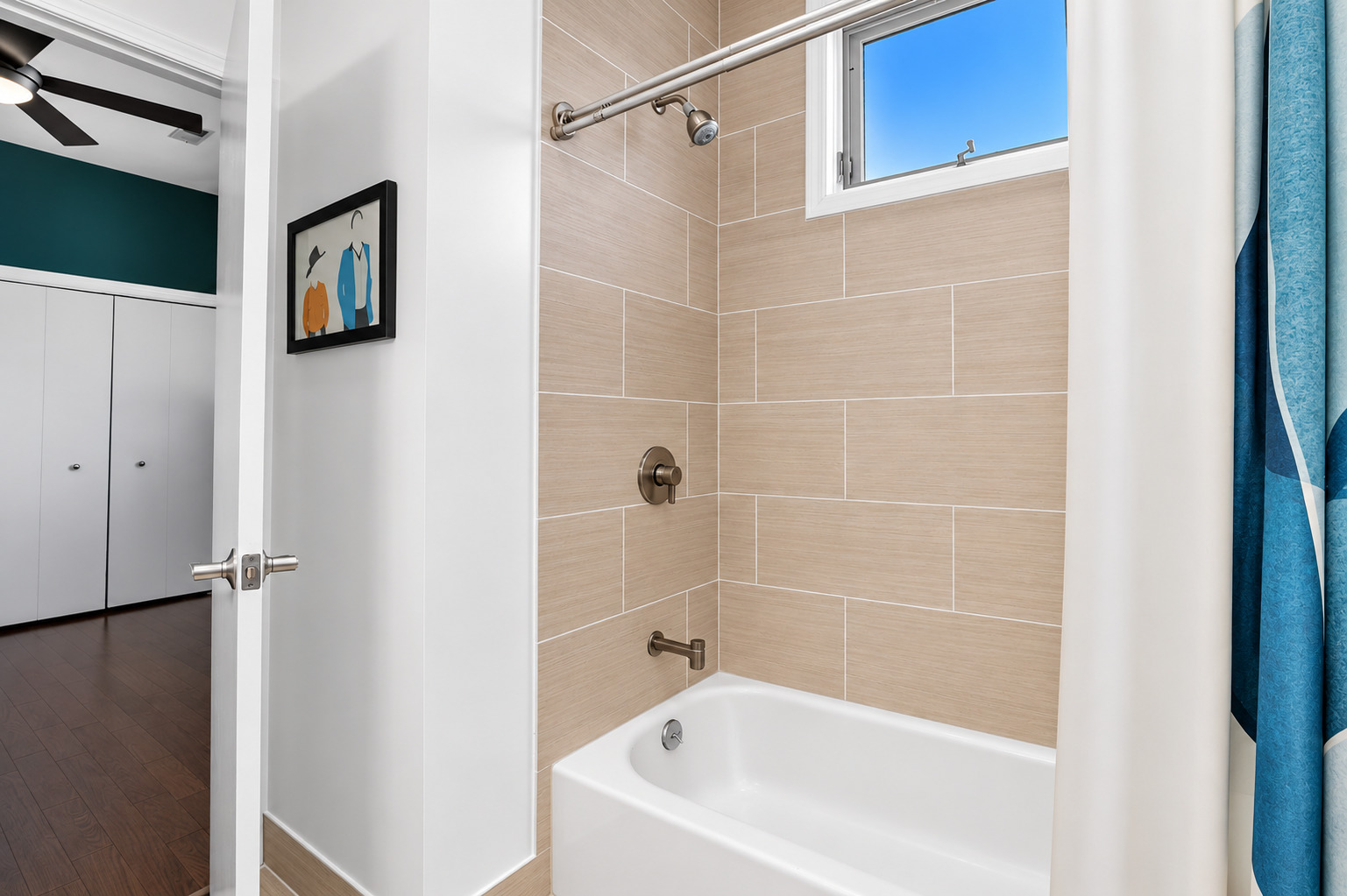 1067 N Hermitage Avenue Unit: 3