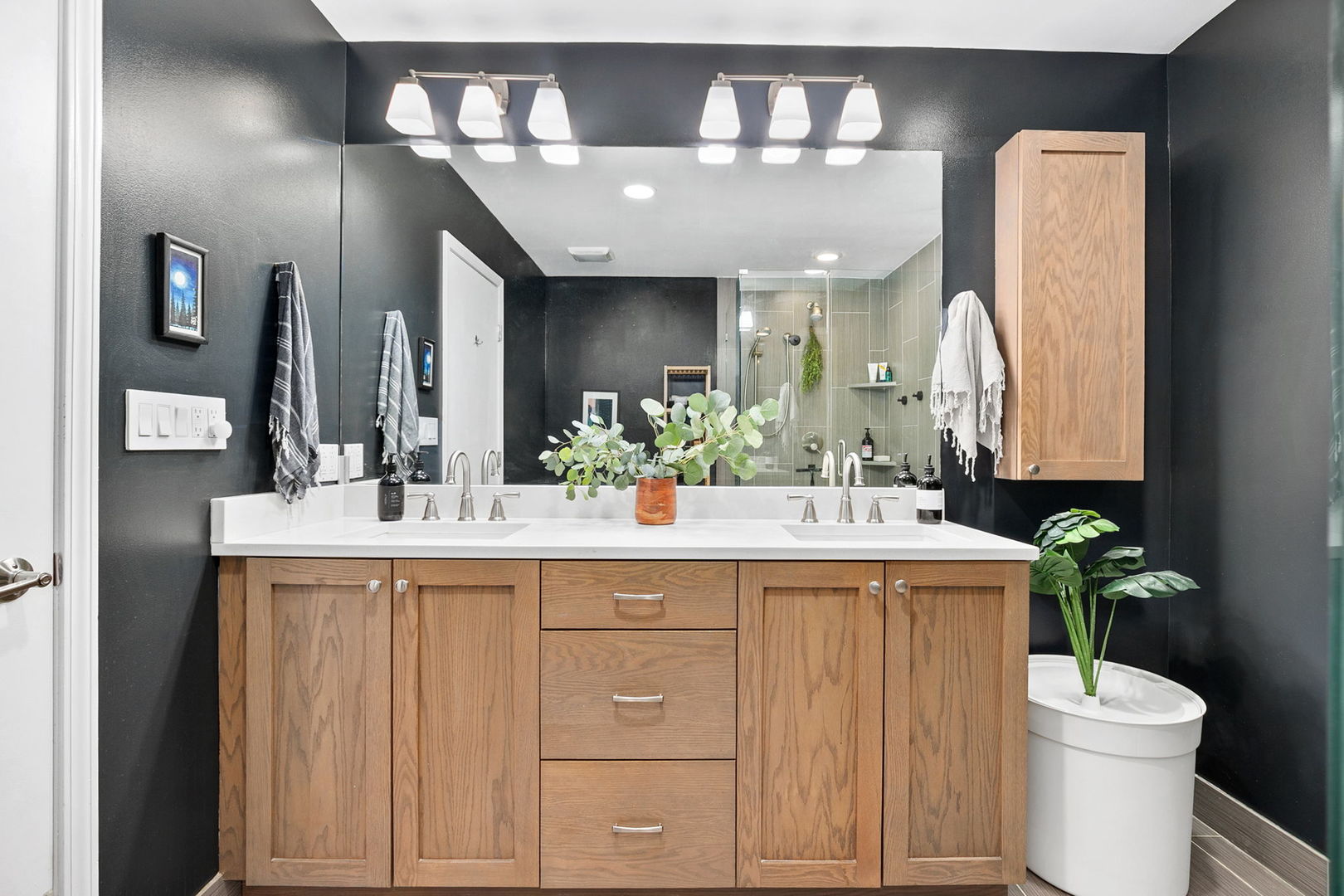 1067 N Hermitage Avenue Unit: 3