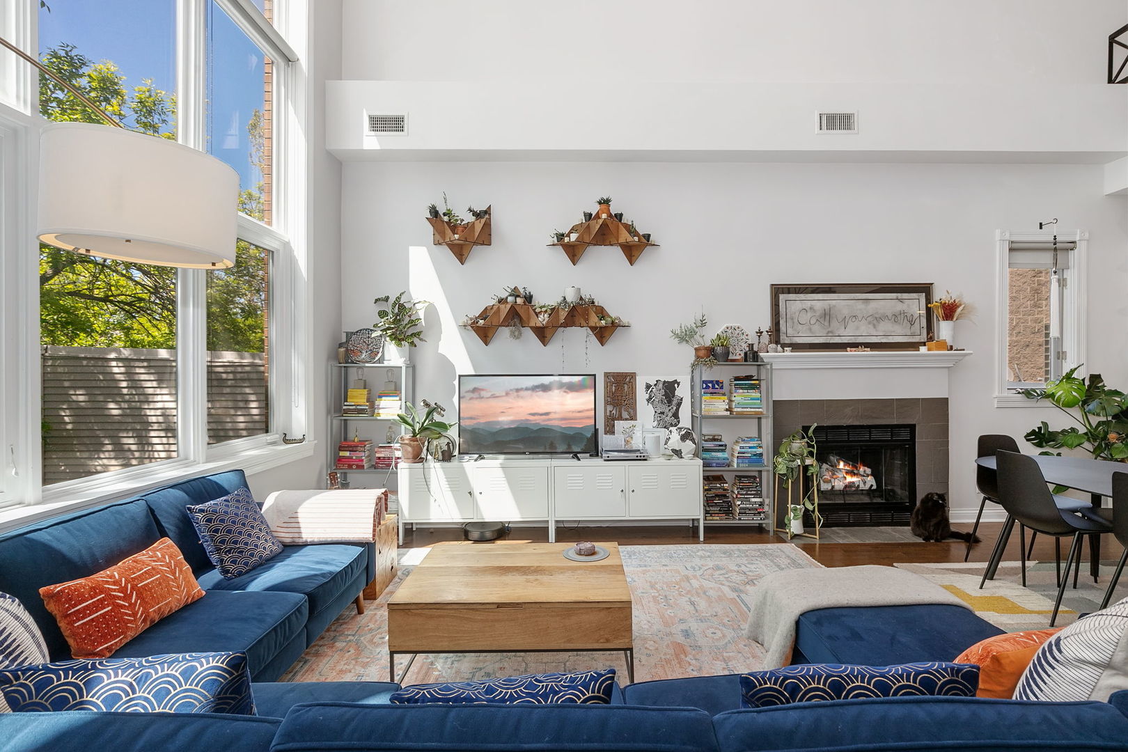 1067 N Hermitage Avenue Unit: 3
