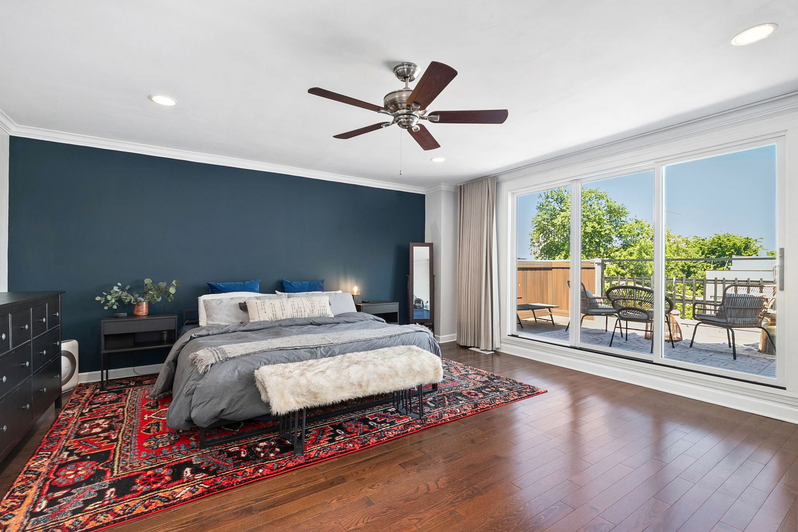1067 N Hermitage Avenue Unit: 3