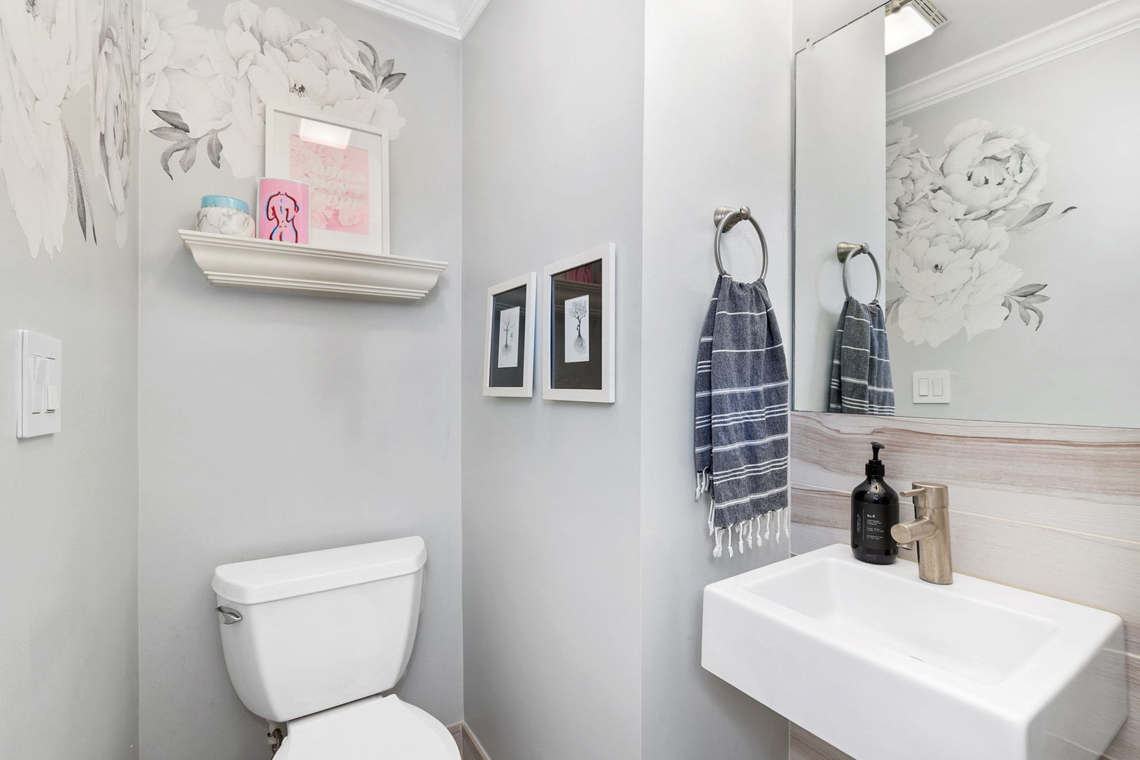 1067 N Hermitage Avenue Unit: 3
