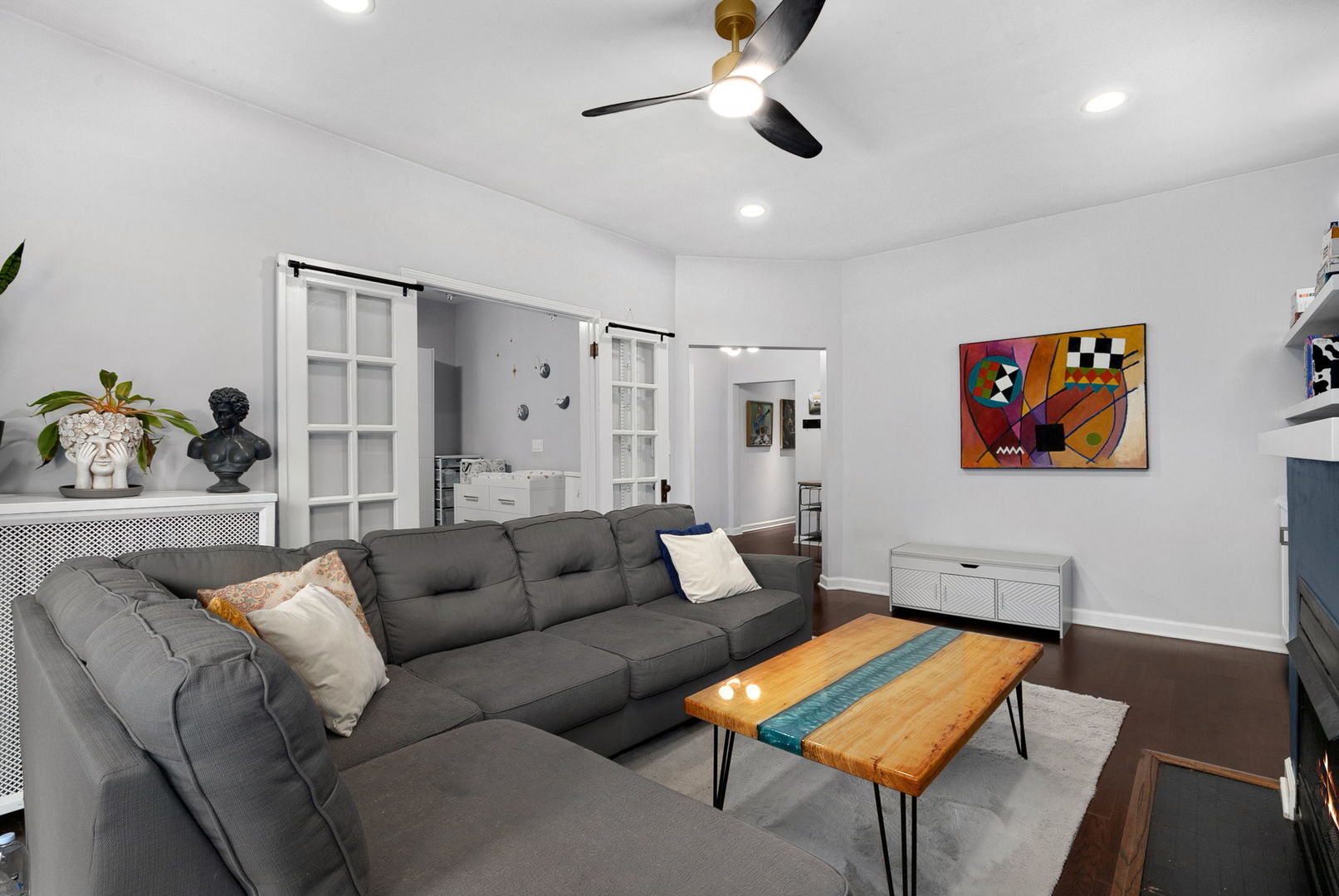 839 W Lakeside Place Unit: 2W
