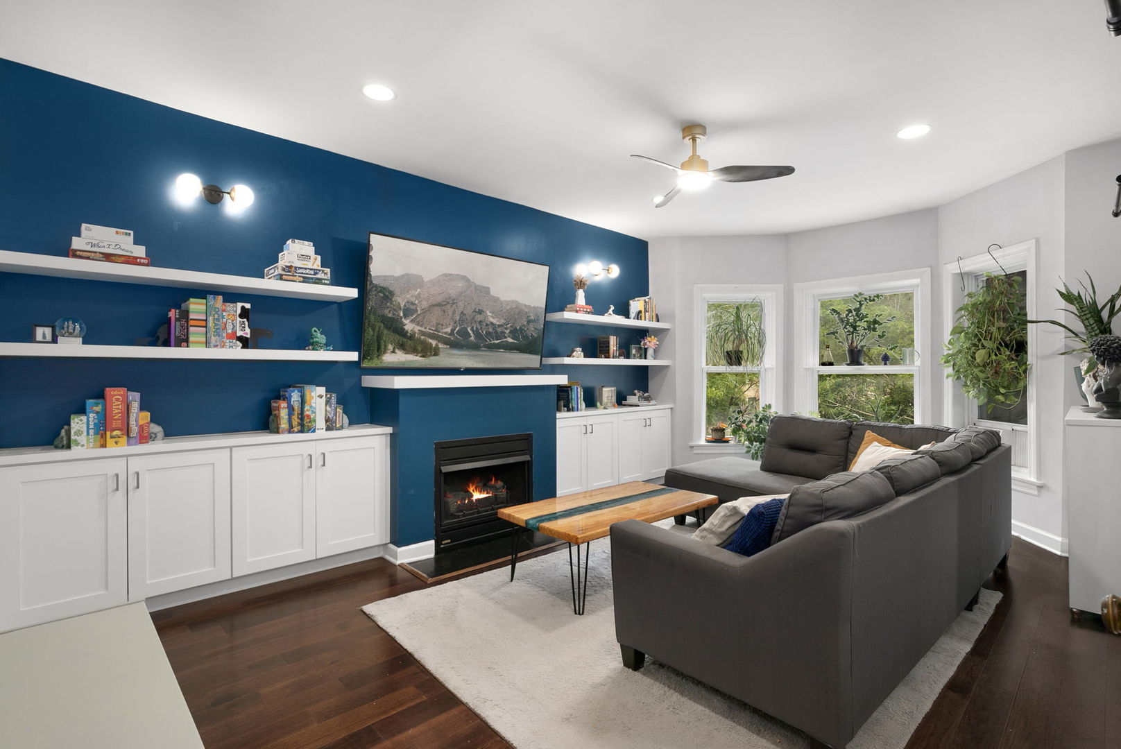 839 W Lakeside Place Unit: 2W