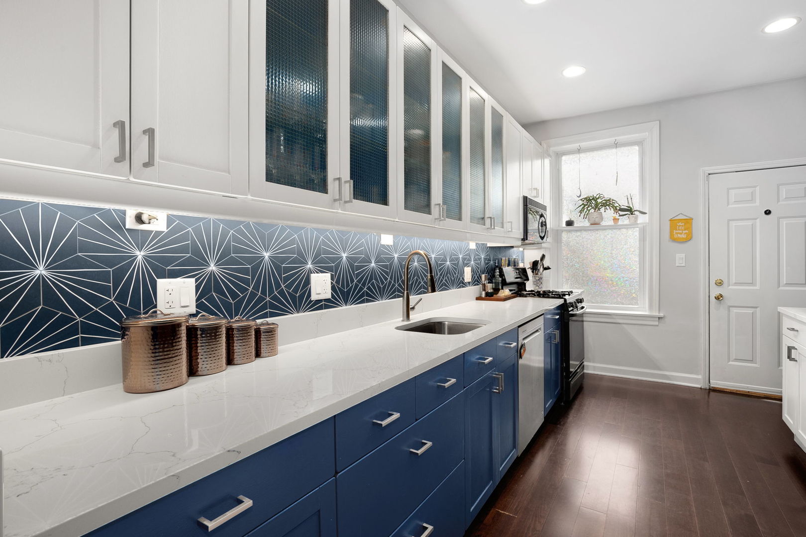 839 W Lakeside Place Unit: 2W