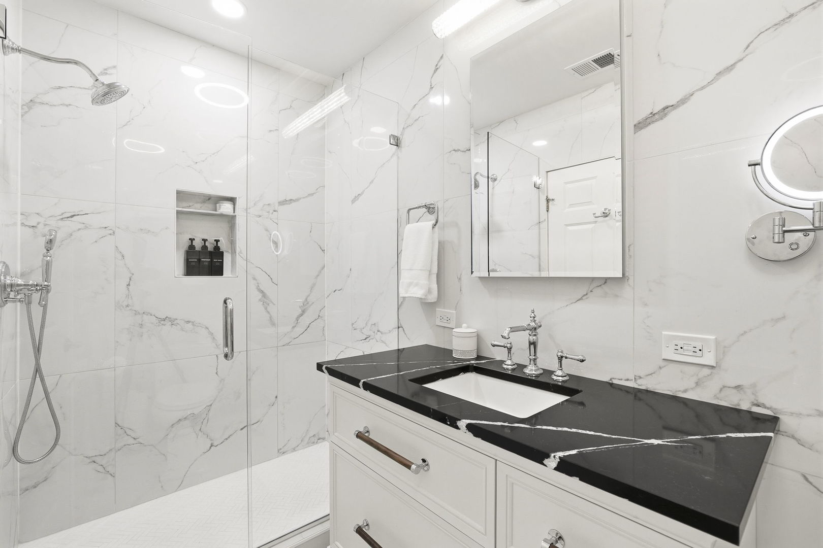 1422 N Orleans Street Unit: 3S