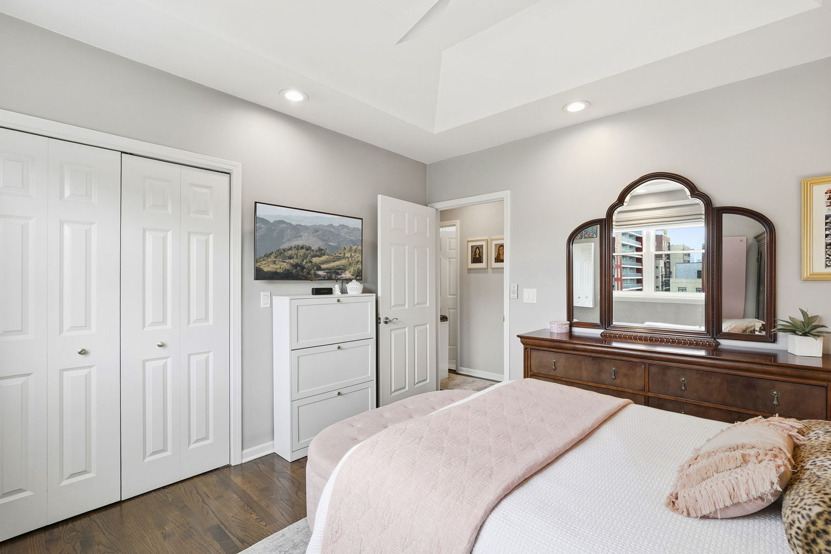 1422 N Orleans Street Unit: 3S
