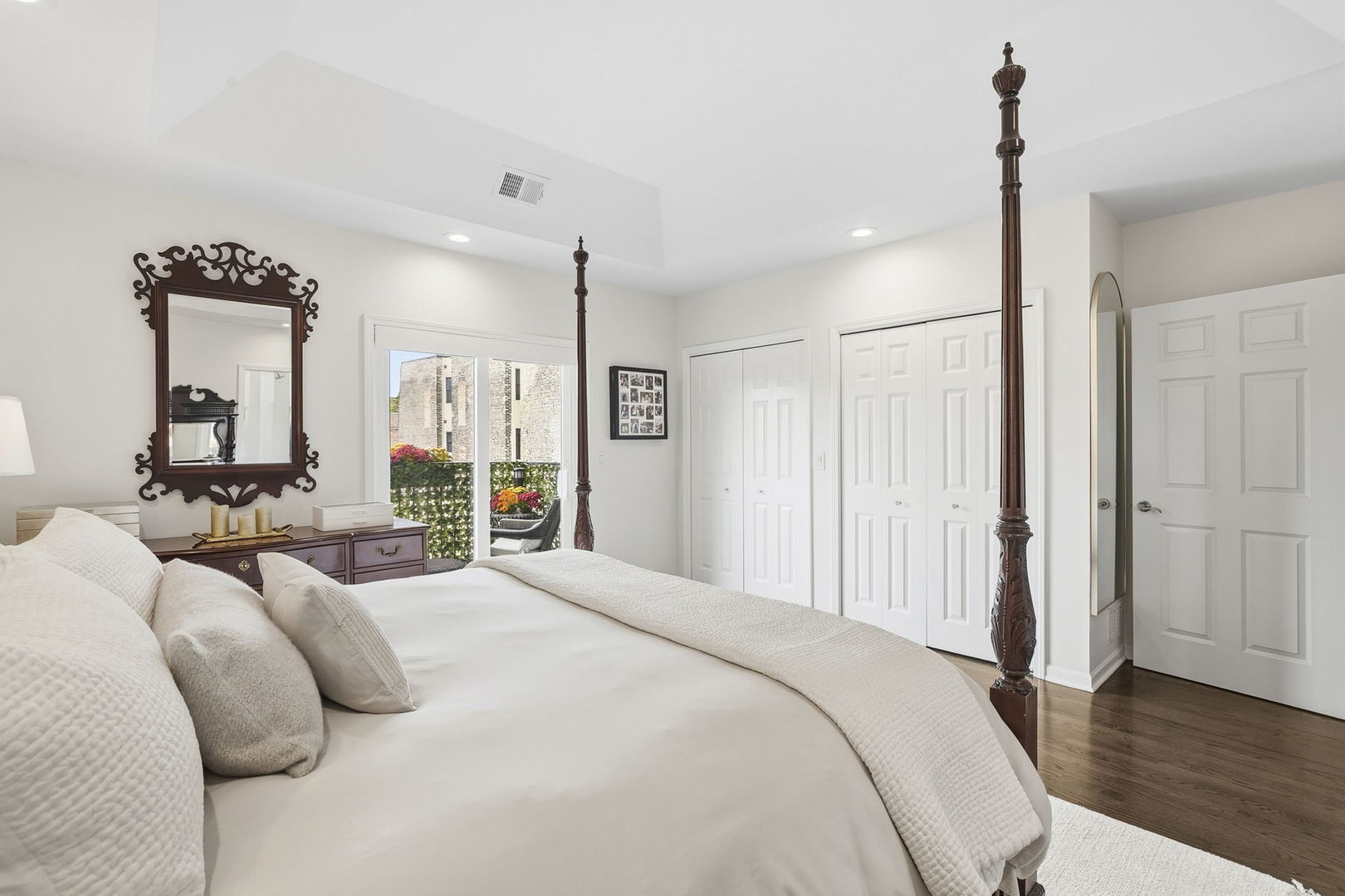 1422 N Orleans Street Unit: 3S
